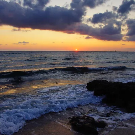 Bright Near Baia Beaches Apartment *