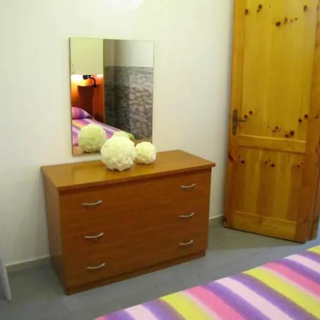 Bright Near Baia Beaches Apartment *