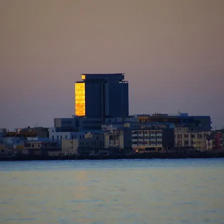 Bright Near Baia Beaches Apartment