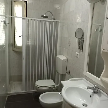 Apartment Bright Near Baia Beaches *