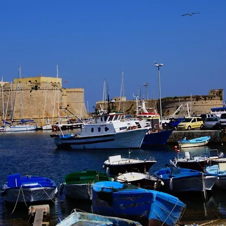 Apartment Bright Near Baia Beaches